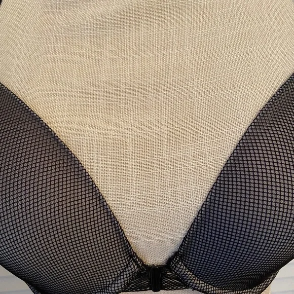 Josie womens Black Mesh tank top Bra front closure size 32DD excellent condition - Picture 3 of 7